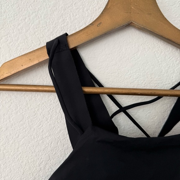 Lululemon- Strong at Heart Bra *Medium Support, C/D Cup - 10 - Picture 4 of 8